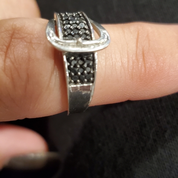 ring - Picture 3 of 4